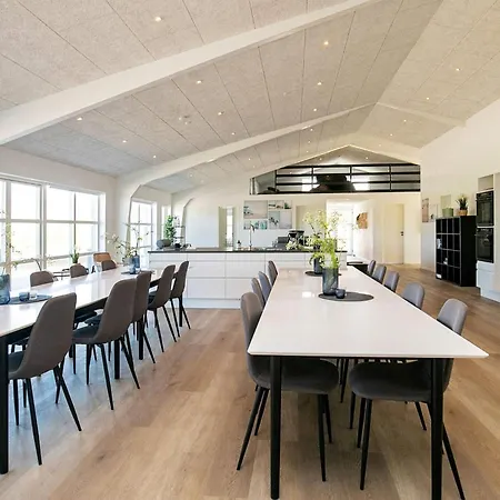 22 Person In Lokken-by Traum